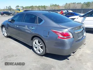 2015 Nissan Altima SL with VIN 1N4BL3AP8FC147080, listed as a IAAI auction lot 41816106 with 236,157 mi miles and . Bid and sale history available at carsss.com. Image 3.