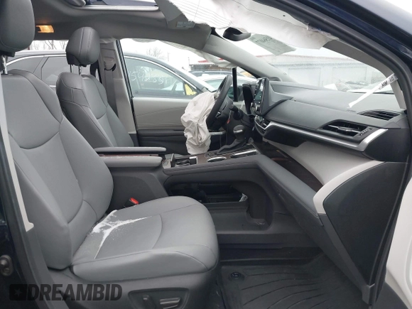 2024 Toyota Sienna XLE with VIN 5TDJSKFC3RS129744, listed as a IAAI auction lot 41564077 with 9,224 mi miles and . Bid and sale history available at DreamBid. Image 5.