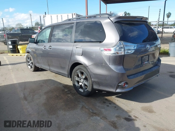 2020 Toyota Sienna SE with VIN 5TDXZ3DC7LS031564, listed as a IAAI auction lot 41710500 with 38,559 mi miles. Bid and sale history available at carsss.com. Image 3.