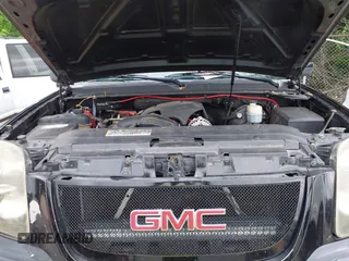2008 GMC Yukon XL SLT with VIN 1GKFC16018R211752, listed as a IAAI auction lot 42137904 with 136,320 mi miles. Bid and sale history available at carsss.com. Image 10.