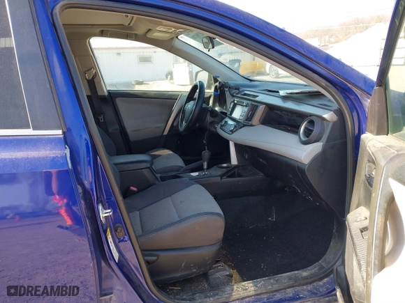2015 Toyota RAV4 XLE with VIN 2T3RFREVXFW253698, listed as a IAAI auction lot 41798700 with 147,202 mi miles. Bid and sale history available at carsss.com. Image 5.
