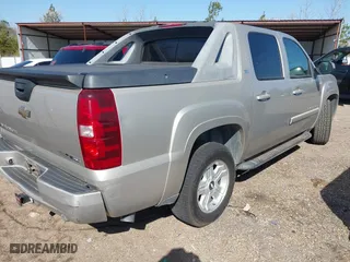 2009 Chevrolet Avalanche LT w/2LT with VIN 3GNFK22049G153834, listed as a IAAI auction lot 41770171 with 280,608 mi miles. Bid and sale history available at carsss.com. Image 4.