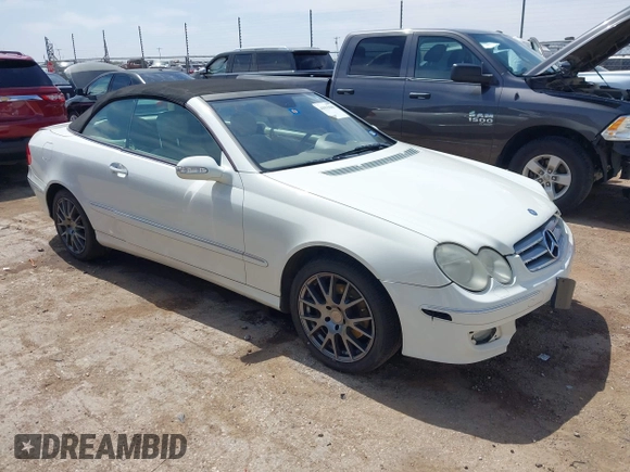 2007 Mercedes-Benz CLK 3.5L with VIN WDBTK56F47T075999, listed as a IAAI auction lot 41915608 with 164,654 mi miles. Bid and sale history available at carsss.com. Image 1.