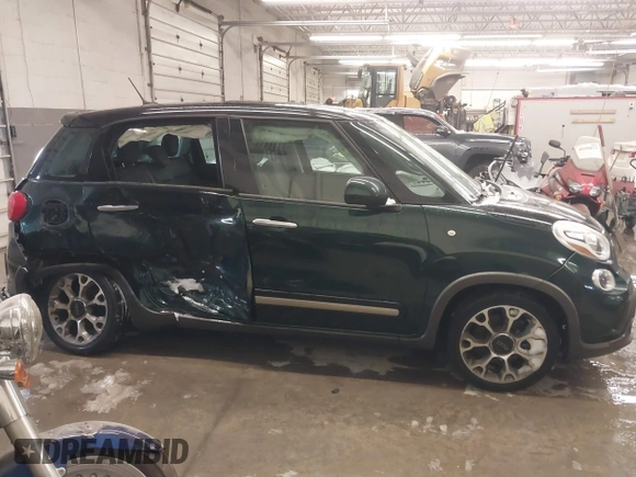 2014 FIAT 500L Trekking with VIN ZFBCFADHXEZ006962, listed as a IAAI auction lot 41249250 with 170,942 mi miles and . Bid and sale history available at DreamBid. Image 13.