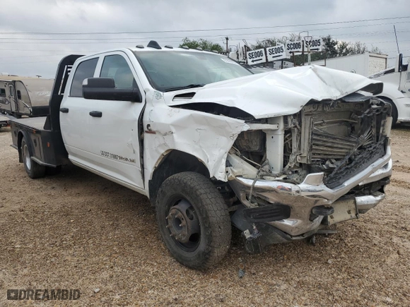 2022 Ram 3500 Chassis Cab Tradesman with VIN 3C7WRTCLXNG408373, listed as a Copart auction lot 81469904 with 104,362 mi miles and Salvage Title. Bid and sale history available at carsss.com. Image 4.