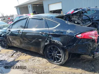 2017 Ford Fusion SE z VIN 3FA6P0H7XHR404013, wystawiony jako IAAI lot #41664822 z przebiegiem Nie podano mil oraz . Historia ofert i sprzedaży dostępna na DreamBid. Obrazek 14.