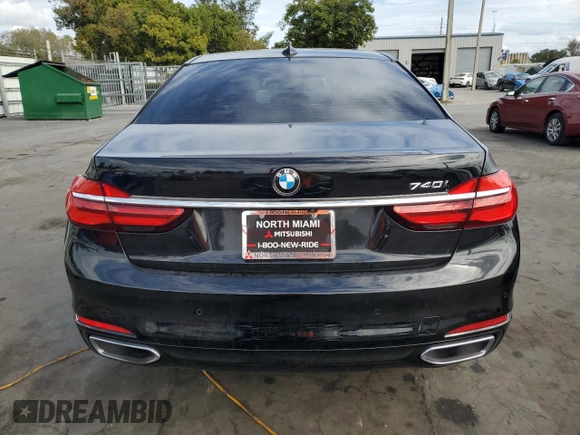2018 BMW 7 Series 740i with VIN WBA7E2C59JB216290, listed as a Copart auction lot 89082215 with 56,020 mi miles and Salvage Title. Bid and sale history available at carsss.com. Image 6.