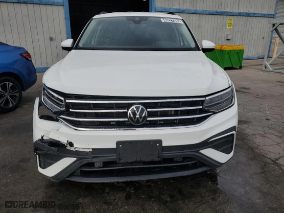 2024 Volkswagen Tiguan S with VIN 3VVFB7AX4RM040490, listed as a Copart auction lot 46227685 with 26,904 mi miles and Clean Title. Bid and sale history available at carsss.com. Image 5.