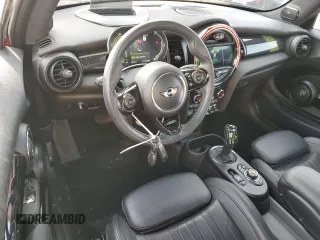 2021 MINI Hardtop Cooper SE with VIN WMWXP3C09M2N65958, listed as a Copart auction lot 46469535 with 25,778 mi miles and Salvage Title. Bid and sale history available at DreamBid. Image 8.