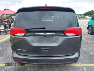 2022 Chrysler Voyager LX z VIN 2C4RC1CG2NR105567, wystawiony jako IAAI lot #42449699 z przebiegiem 38 160 mil mil oraz . Historia ofert i sprzedaży dostępna na DreamBid. Obrazek 16.