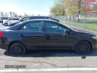 2012 Kia Forte EX z VIN KNAFU4A27C5506225, wystawiony jako IAAI lot #42107589 z przebiegiem 166 009 mil mil oraz . Historia ofert i sprzedaży dostępna na DreamBid. Obrazek 13.