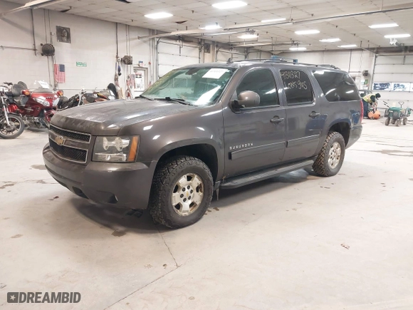 2010 Chevrolet Suburban LT with VIN 1GNUKJE36AR139025, listed as a IAAI auction lot 41311327 with 201,955 mi miles. Bid and sale history available at carsss.com. Image 17.