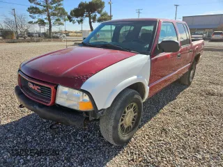 2001 GMC Sonoma SLS with VIN 1GTDT13W81K235525, listed as a Copart auction lot 48604095 with 104,581 mi miles and Clean Title. Bid and sale history available at DreamBid. Image 2.