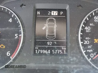 2015 Volkswagen Passat SE z VIN 1VWBV7A33FC024325, wystawiony jako IAAI lot #42313126 z przebiegiem 179 964 mil mil oraz . Historia ofert i sprzedaży dostępna na DreamBid. Obrazek 16.