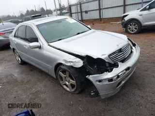 2002 Mercedes-Benz C 230/260/280/320 z VIN WDBRF64J42F178617, wystawiony jako IAAI lot #41532747 z przebiegiem 168 375 mil mil oraz . Historia ofert i sprzedaży dostępna na DreamBid. Obrazek 1.