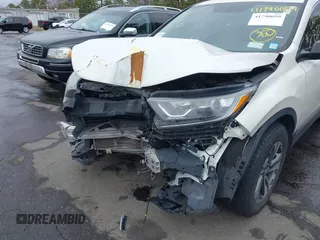 2018 Honda CR-V LX with VIN 2HKRW5H35JH407625, listed as a IAAI auction lot 41790059 with 80,000 mi miles. Bid and sale history available at carsss.com. Image 6.