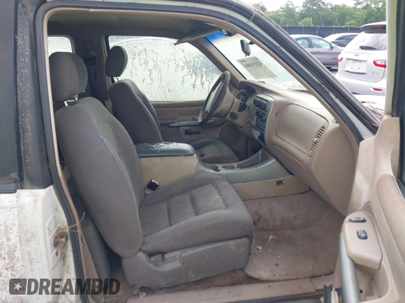 2001 Ford Explorer Sport with VIN 1FMYU60E31UC36878, listed as a IAAI auction lot 42151480 with 386,663 mi miles and . Bid and sale history available at DreamBid. Image 5.
