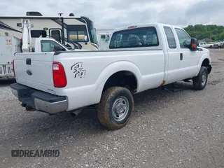 2015 Ford Super Duty F-250 SRW XLT with VIN 1FT7X2B69FEC44250, listed as a IAAI auction lot 42090730 with 286,471 mi miles. Bid and sale history available at carsss.com. Image 3.
