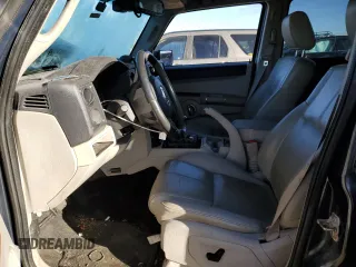 2007 Jeep Commander Limited z VIN 1J8HG58P97C520700, wystawiony jako Copart lot #78788054 z przebiegiem 111 951 mil mil oraz Szkoda całkowita • Salvage title. Historia ofert i sprzedaży dostępna na DreamBid. Obrazek 7.