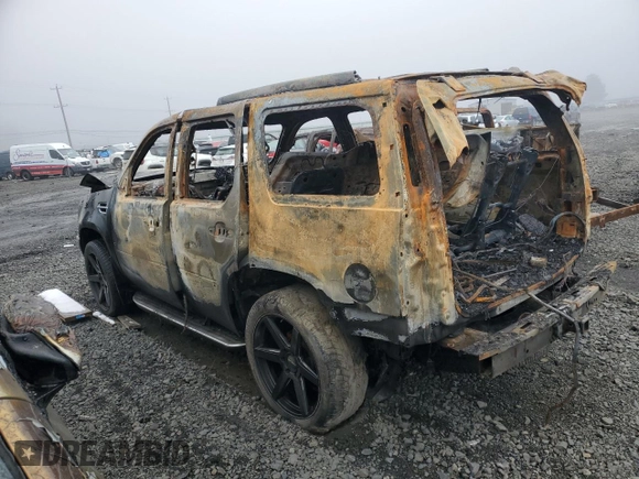 2010 Cadillac Escalade z VIN 1GYUKAEF9AR183825, wystawiony jako Copart lot #87943515 z przebiegiem Nie podano mil oraz Nie do naprawy. Historia ofert i sprzedaży dostępna na DreamBid. Obrazek 2.