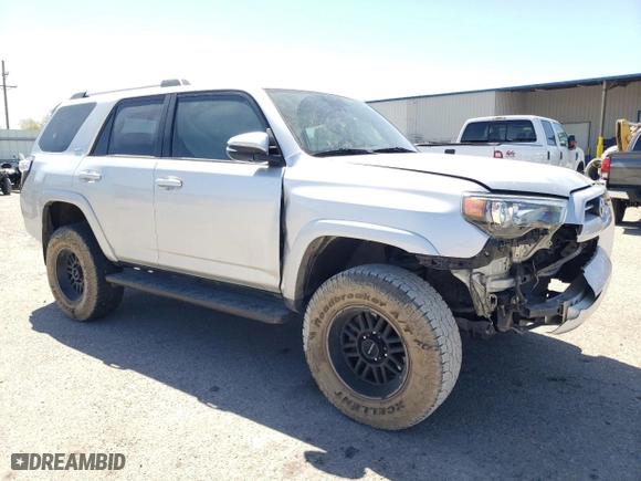 2020 Toyota 4Runner SR5 with VIN JTEBU5JR5L5776912, listed as a Copart auction lot 50933113 with 84,455 mi miles. Bid and sale history available at carsss.com. Image 4.