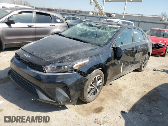2024 Kia Forte LXS with VIN 3KPF24AD7RE824725, listed as a Copart auction lot 48891835 with 8,464 mi miles and Salvage Title. Bid and sale history available at carsss.com. Image 1.