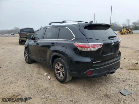 2014 Toyota Highlander XLE with VIN 5TDKKRFH0ES024775, listed as a Copart auction lot 48034365 with 98,104 mi miles and Clean Title. Bid and sale history available at carsss.com. Image 2.