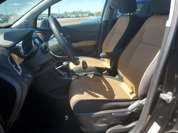 2020 Chevrolet Trax LT with VIN 3GNCJLSB3LL230978, listed as a Copart auction lot 52682414 with 24,483 mi miles and Salvage Title. Bid and sale history available at carsss.com. Image 7.