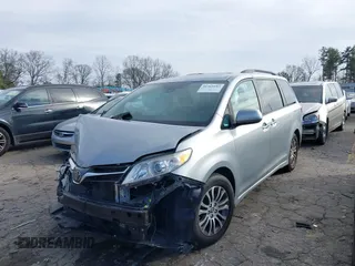 2019 Toyota Sienna XLE Auto Access Seat with VIN 5TDYZ3DC5KS011283, listed as a IAAI auction lot 41569183 with 140,456 mi miles. Bid and sale history available at carsss.com. Image 17.