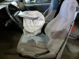 1996 Chevrolet Camaro Z28 z VIN 2G1FP22P0T2153212, wystawiony jako Copart lot #79871654 z przebiegiem 86 691 mil mil oraz Szkoda całkowita • Salvage title. Historia ofert i sprzedaży dostępna na DreamBid. Obrazek 7.