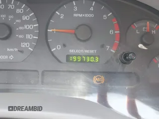 2001 Ford Mustang Standard z VIN 1FAFP404X1F217978, wystawiony jako IAAI lot #42569548 z przebiegiem 199 730 mil mil oraz . Historia ofert i sprzedaży dostępna na DreamBid. Obrazek 7.
