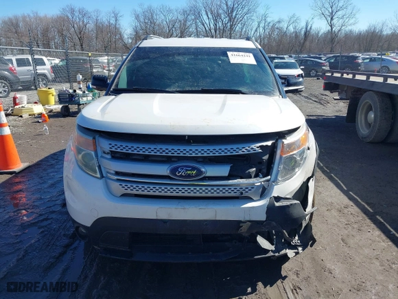 2014 Ford Explorer XLT with VIN 1FM5K8D89EGA68175, listed as a IAAI auction lot 41664241 with 1 mi miles. Bid and sale history available at carsss.com. Image 11.