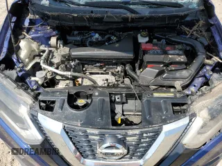 2017 Nissan Rogue SV z VIN KNMAT2MT4HP558206, wystawiony jako Copart lot #52620485 z przebiegiem Nie podano mil oraz Nie do naprawy. Historia ofert i sprzedaży dostępna na DreamBid. Obrazek 13.