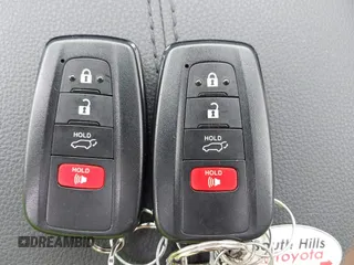 2021 Toyota RAV4 XLE Premium с VIN JTMA1RFV8MD069137, выставлен на аукционе IAAI как лот 42371437 с пробегом 25 602 миль миль и . История ставок и продаж доступна на DreamBid. Изображение 11.