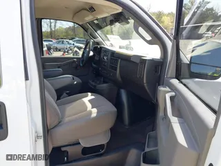 2019 Chevrolet Express Passenger LT with VIN 1GAZGPFG4K1286442, listed as a IAAI auction lot 41908138 with 241,894 mi miles. Bid and sale history available at carsss.com. Image 5.