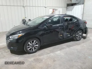 2025 Nissan Versa SV z VIN 3N1CN8EV9SL835511, wystawiony jako Copart lot #59398645 z przebiegiem 8 170 mil mil oraz Czysty tytuł • Clean title. Historia ofert i sprzedaży dostępna na DreamBid. Obrazek 1.