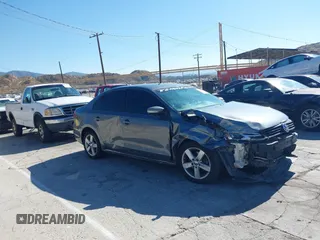 2012 Volkswagen Jetta TDI w/Premium & Nav с VIN 3VWLL7AJ4CM042559, выставлен на аукционе IAAI как лот 42672187 с пробегом 171 538 миль миль и . История ставок и продаж доступна на DreamBid. Изображение 1.
