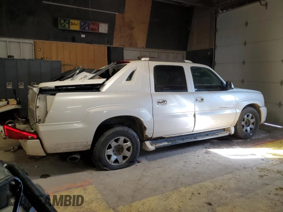 2004 Cadillac Escalade EXT z VIN 3GYEK62N04G145188, wystawiony jako Copart lot #88685905 z przebiegiem Nie podano mil oraz Szkody całkowita. Historia ofert i sprzedaży dostępna na DreamBid. Obrazek 3.