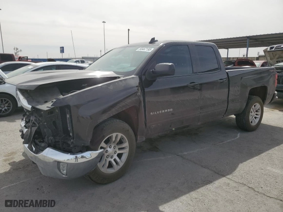 2018 Chevrolet Silverado 1500 LT with VIN 1GCVKREH2JZ272484, listed as a Copart auction lot 50467195 with 92,732 mi miles and Salvage Title. Bid and sale history available at carsss.com. Image 1.