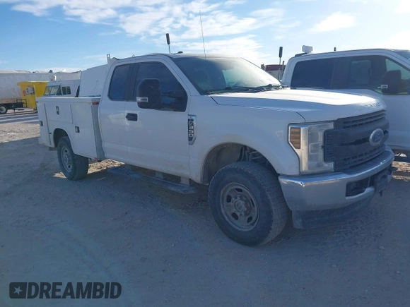 2019 Ford F-350 with VIN 1FT7X3B69KED70740, listed as a IAAI auction lot 41665562 with 190,822 mi miles and . Bid and sale history available at DreamBid. Image 1.