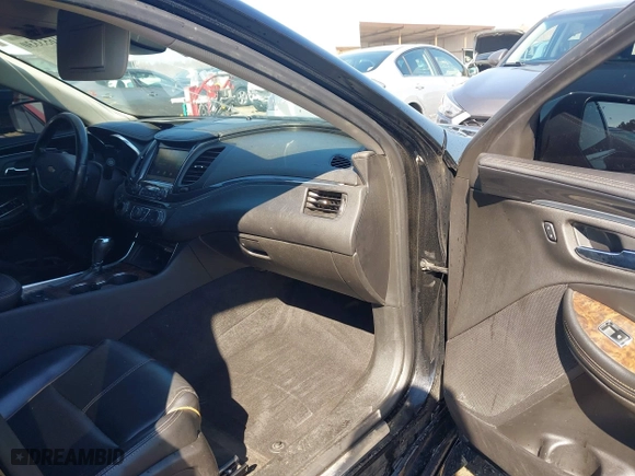 2015 Chevrolet Impala LTZ with VIN 2G1165S31F9220567, listed as a IAAI auction lot 41653330 with 211,891 mi miles. Bid and sale history available at carsss.com. Image 5.