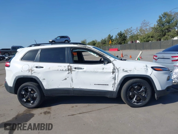 2018 Jeep Cherokee Latitude z VIN 1C4PJMCB7JD602016, wystawiony jako IAAI lot #42153460 z przebiegiem 97 757 mil mil oraz . Historia ofert i sprzedaży dostępna na DreamBid. Obrazek 12.