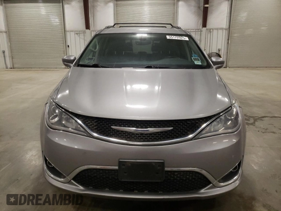 2017 Chrysler Pacifica Touring L Plus with VIN 2C4RC1EG0HR518864, listed as a Copart auction lot 55172925 with 204,057 mi miles and Clean Title. Bid and sale history available at DreamBid. Image 5.