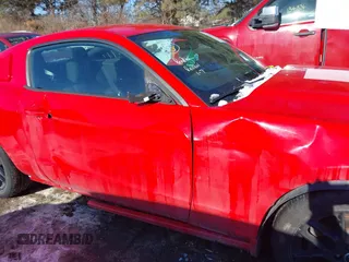 2014 Ford Mustang V6 with VIN 1ZVBP8AM4E5253432, listed as a IAAI auction lot 41316963 with 145,150 mi miles and . Bid and sale history available at carsss.com. Image 13.