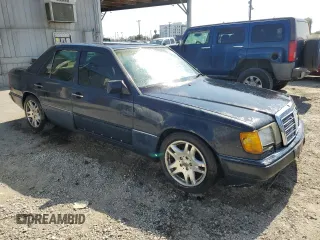1992 Mercedes-Benz 300 z VIN WDBEA30E1NB699181, wystawiony jako Copart lot #58662205 z przebiegiem 134 112 mil mil oraz Szkoda całkowita • Salvage title. Historia ofert i sprzedaży dostępna na DreamBid. Obrazek 4.