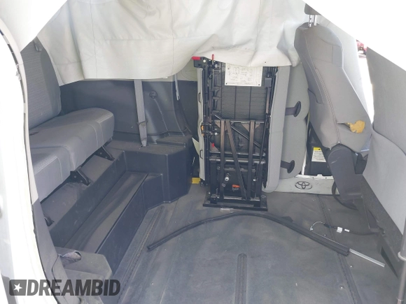 2022 Toyota Sienna LE с VIN 5TDKSKFC3NS070984, выставлен на аукционе IAAI как лот 41951686 с пробегом 10 846 миль миль и . История ставок и продаж доступна на DreamBid. Изображение 8.
