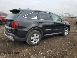 2024 Kia Sorento LX z VIN 5XYRG4JC0RG271831, wystawiony jako Copart lot #52711895 z przebiegiem 6 946 mil mil oraz Szkoda całkowita • Salvage title. Historia ofert i sprzedaży dostępna na DreamBid. Obrazek 3.