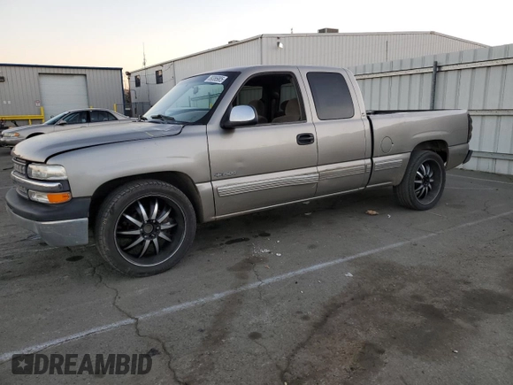 2000 Chevrolet Silverado 1500 LS with VIN 2GCEC19V8Y1321950, listed as a Copart auction lot 89386985 with 260,730 mi miles and Salvage Title. Bid and sale history available at carsss.com. Image 1.