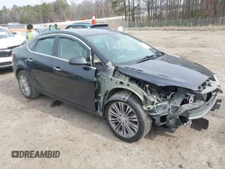 2013 Buick Verano Convenience Group with VIN 1G4PR5SK7D4208855, listed as a IAAI auction lot 41466170 with 33,060 mi miles. Bid and sale history available at carsss.com. Image 1.