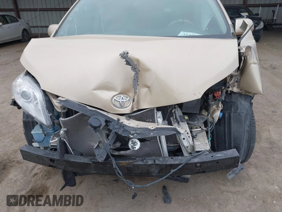 2011 Toyota Sienna LE AAS with VIN 5TDKK3DC4BS168541, listed as a IAAI auction lot 41564580 with Not Provided miles. Bid and sale history available at carsss.com. Image 6.